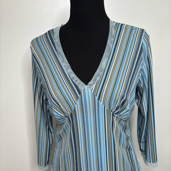 No Boundaries Blue Striped V-Neck Stretch Top Juniors L - Picture 3 of 9